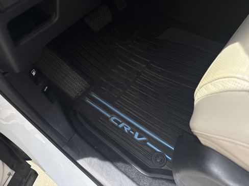 Used 2020 Honda CR-V Touring image 17