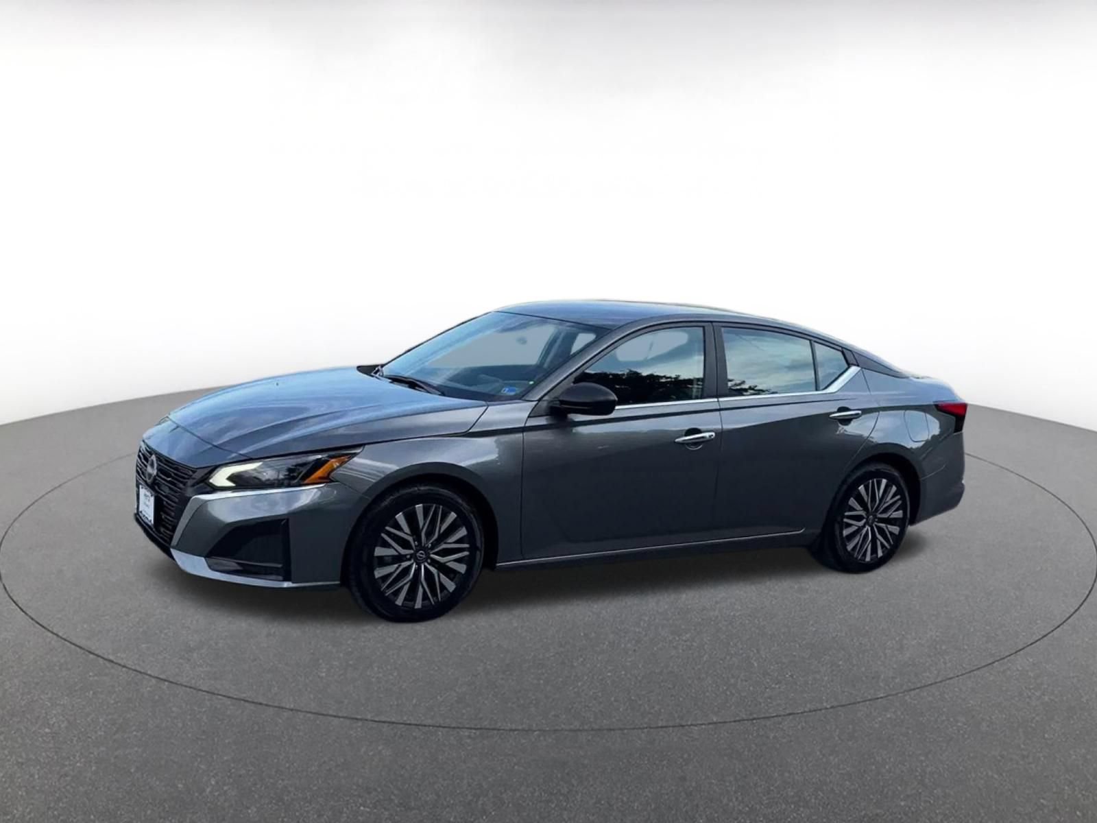 Used 2025 Nissan Altima 2.5 SV FWD image 7