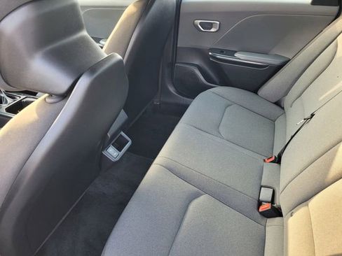 Used 2025 Kia K4 LXS image 8