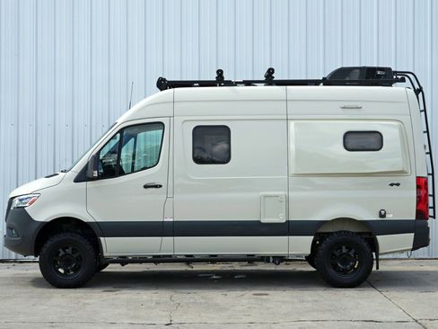 Used 2020 Mercedes-Benz Sprinter 2500 w/ Premium Plus Package image 76