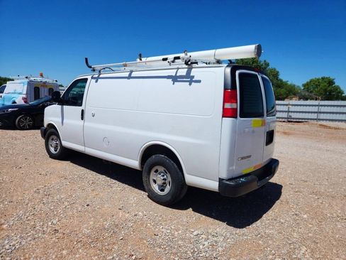 Used 2013 Chevrolet Express 2500 RWD image 2
