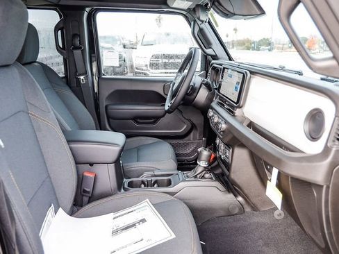 New 2026 Jeep Gladiator Sport image 18