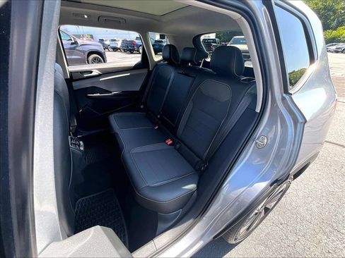 Used 2023 Volkswagen Taos SE w/ Panoramic Sunroof Package AWD/4WD image 14
