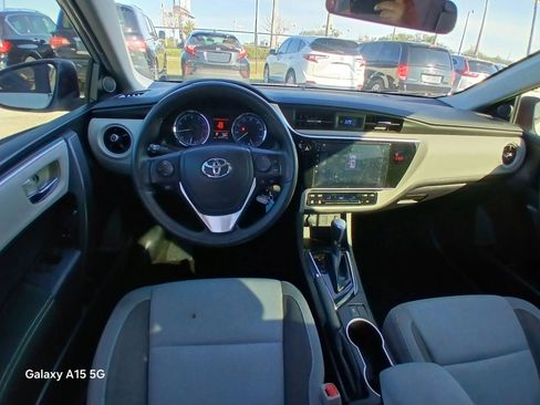 Used 2018 Toyota Corolla LE FWD image 23