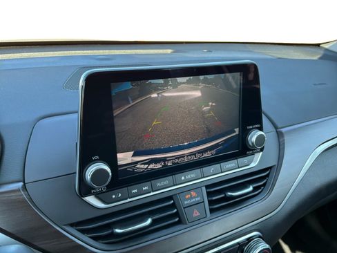 Used 2023 Nissan Altima 2.5 SV FWD image 13