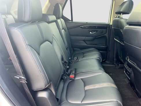 Used 2024 Honda Pilot Touring image 30