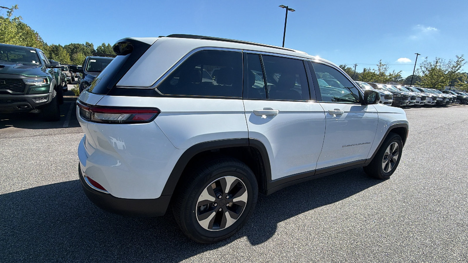 Used 2024 Jeep Grand Cherokee Limited 4xe AWD/4WD image 8