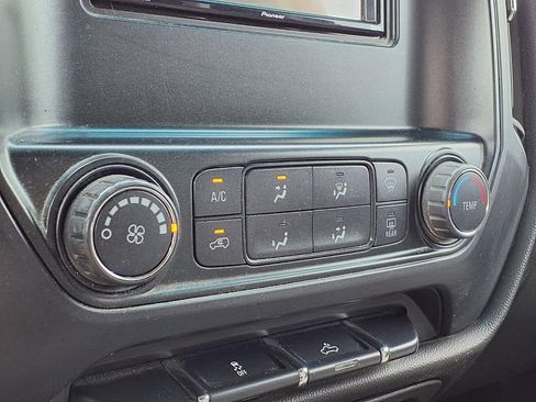 Used 2016 Chevrolet Silverado 1500 Custom w/ Custom Convenience Package AWD/4WD image 22