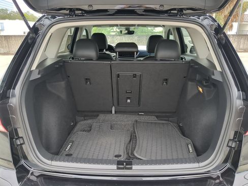 Certified 2023 Volkswagen Taos SE FWD image 9