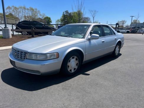Used 2000 Cadillac Seville SLS w/ Convenience Pkg image 1
