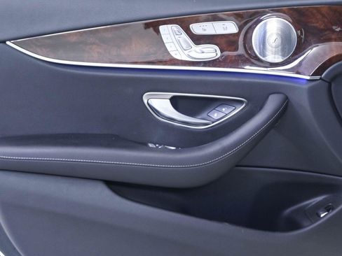 Used 2017 Mercedes-Benz E 300 image 6
