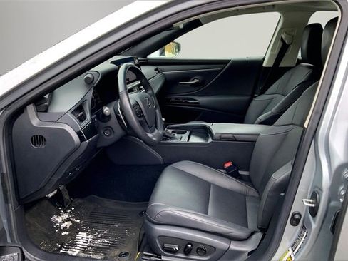 Certified 2023 Lexus ES 250 w/ Premium Package image 18