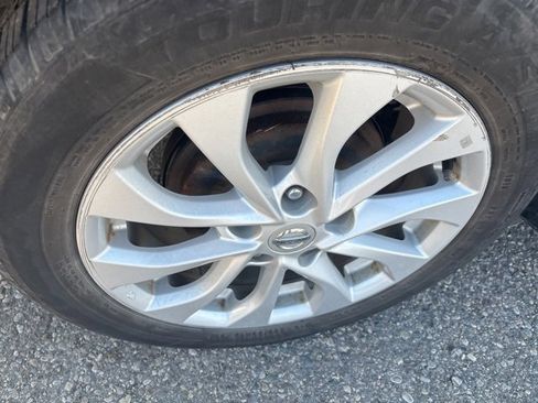 Used 2019 Nissan Sentra S image 6