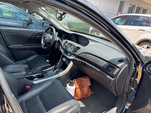 Used 2014 Honda Accord Touring image 14