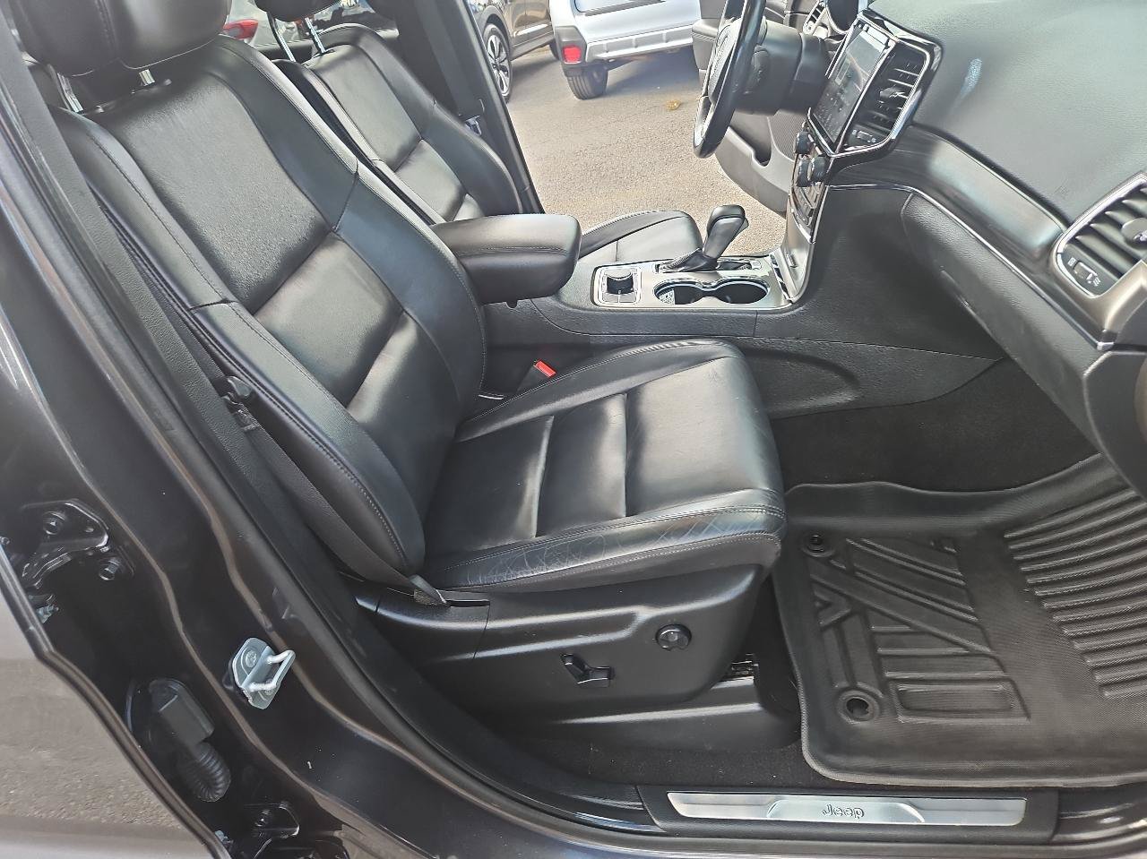 Used 2021 Jeep Grand Cherokee Limited AWD/4WD image 16