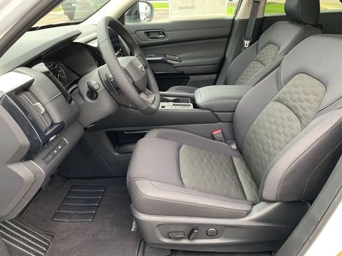 New 2026 Nissan Pathfinder SV w/ Cargo Package FWD image 17