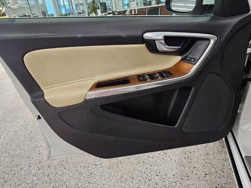 Used 2016 Volvo S60 T5 Premier image 25