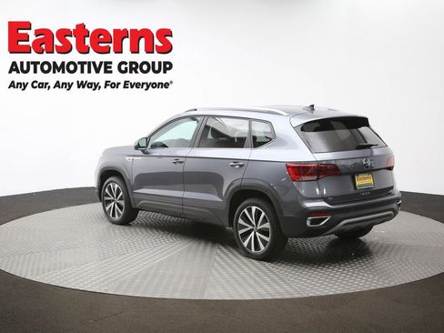 Used 2024 Volkswagen Taos SE image 62