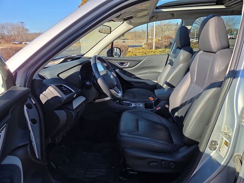 Used 2022 Subaru Forester Limited image 15