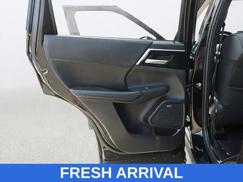 Used 2025 Mitsubishi Outlander SE AWD/4WD image 31