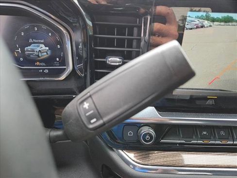 Used 2024 Chevrolet Silverado 1500 LT image 19