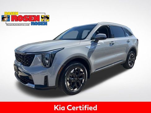 Certified 2025 Kia Sorento S AWD/4WD image 1