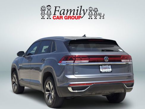 Used 2024 Volkswagen Atlas Cross Sport SE FWD image 3