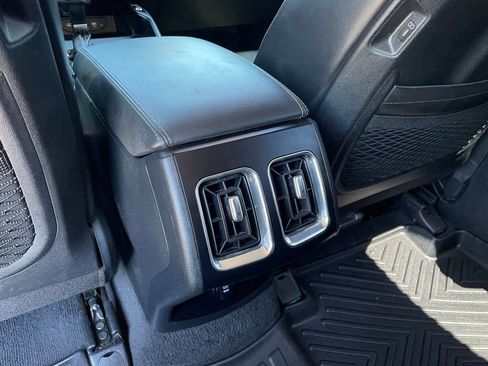 Used 2025 Kia Sorento S w/ Panoramic Sunroof Package FWD image 27