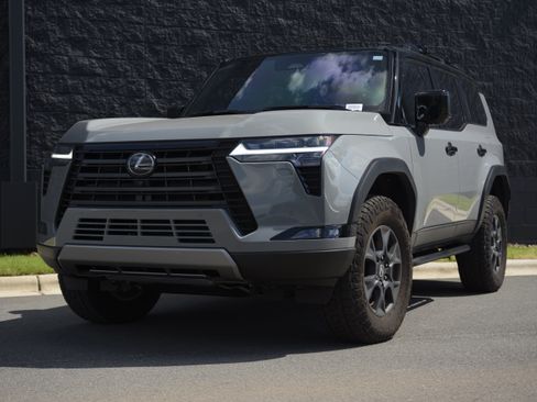 Used 2025 Lexus GX 550 AWD/4WD image 47