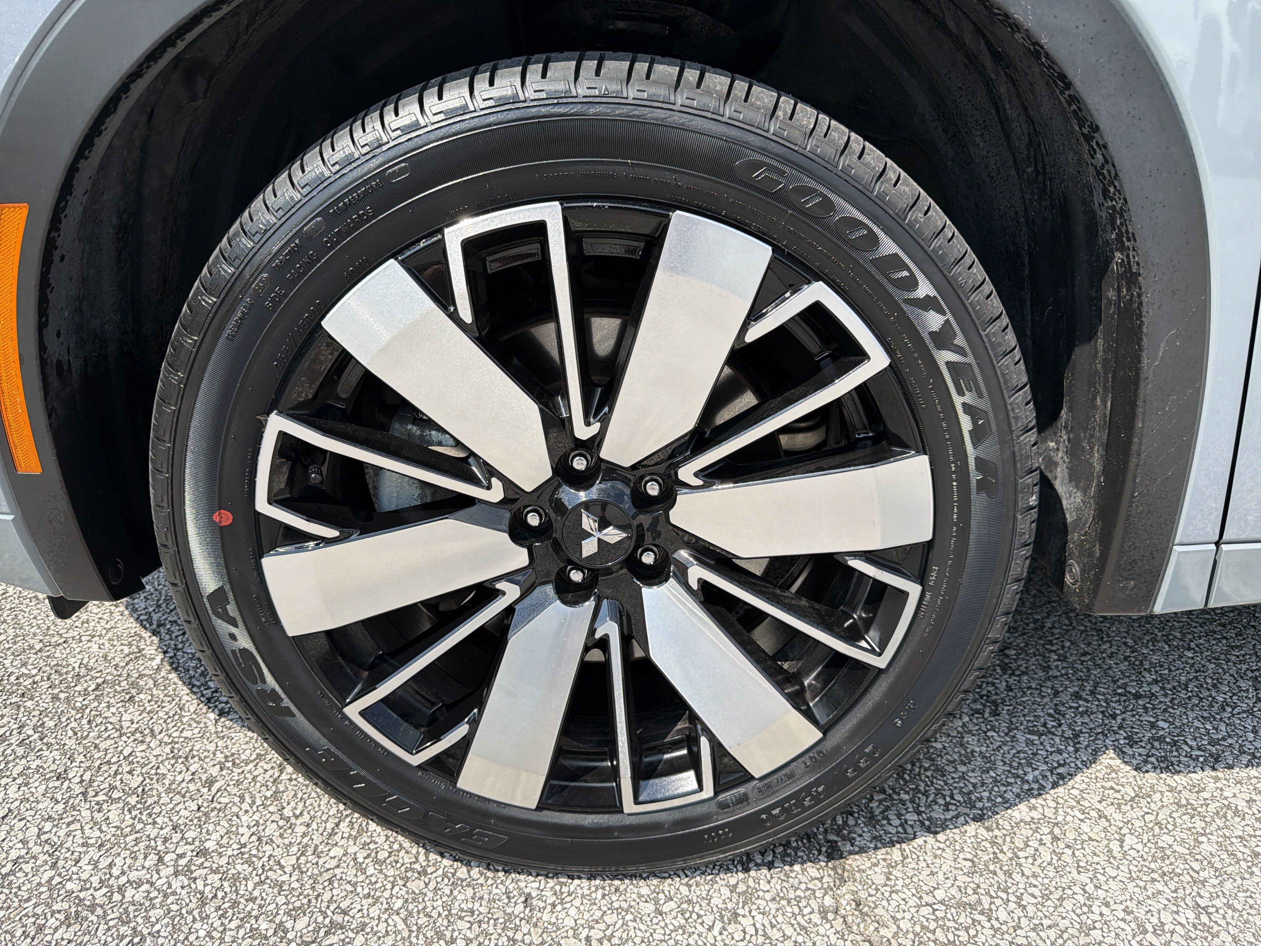 Used 2025 Mitsubishi Outlander SEL AWD/4WD image 15