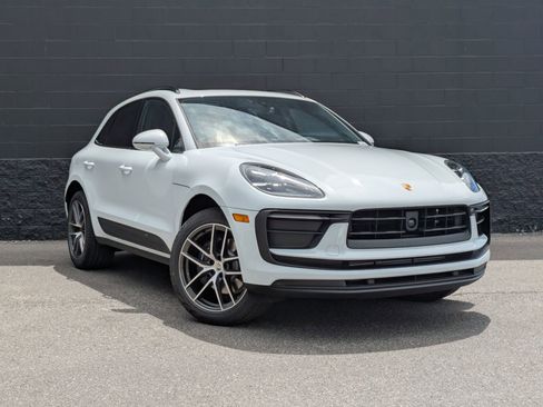 New 2025 Porsche Macan image 7