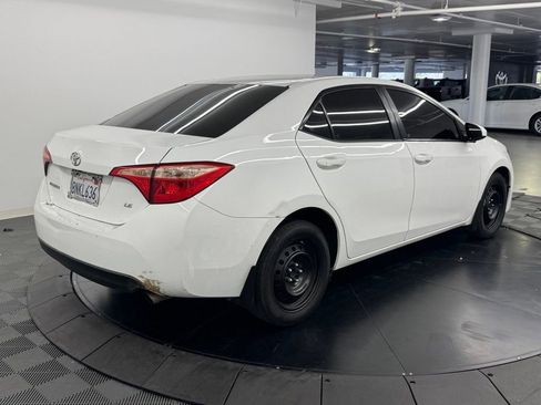 Used 2017 Toyota Corolla LE w/ Carpet Mat Package (TMS) FWD image 5