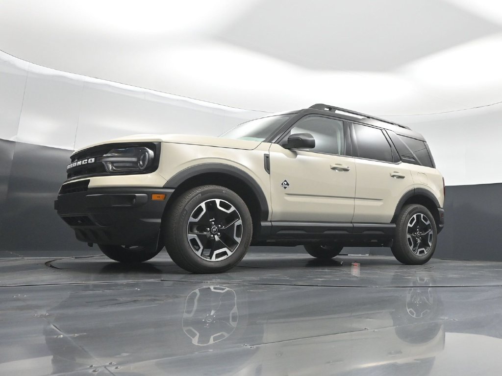 Certified 2024 Ford Bronco Sport Outer Banks AWD/4WD image 42