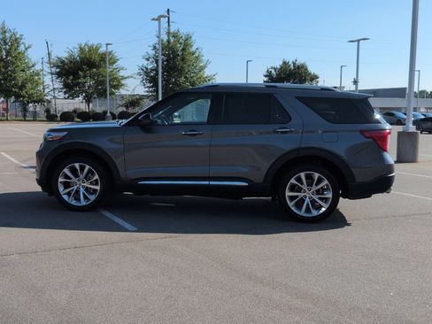 Used 2023 Ford Explorer Platinum w/ Technology Package AWD/4WD image 7