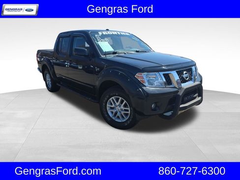 Used 2018 Nissan Frontier SV image 1