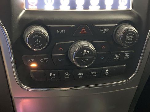 Used 2018 Jeep Grand Cherokee Altitude AWD/4WD image 19