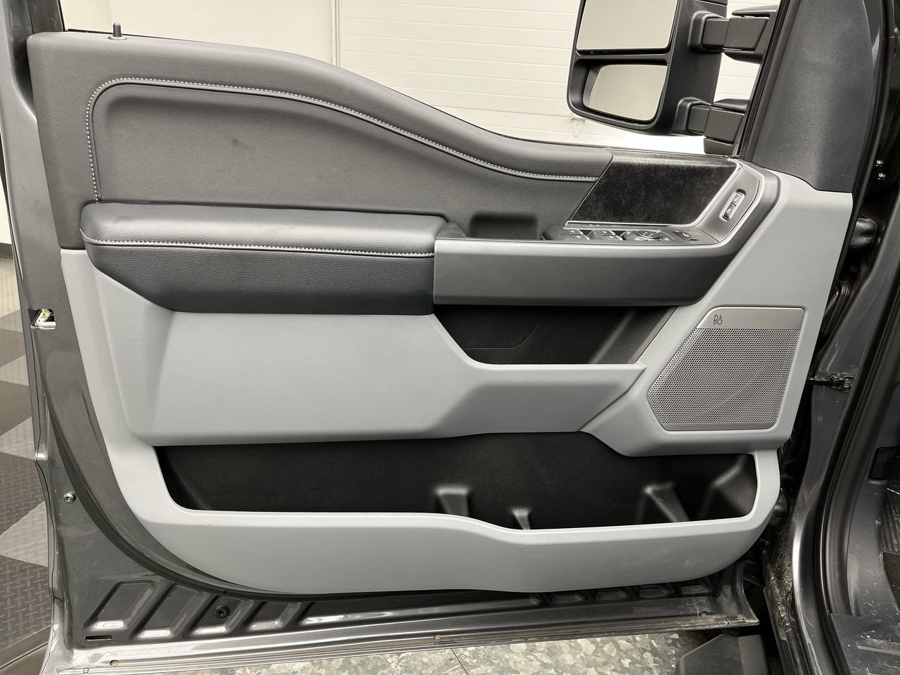 New 2026 Ford F250 XLT w/ XLT Premium Package AWD/4WD image 9