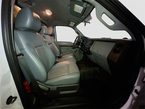 Used 2011 Ford F450 XL w/ XL Value Pkg image 19