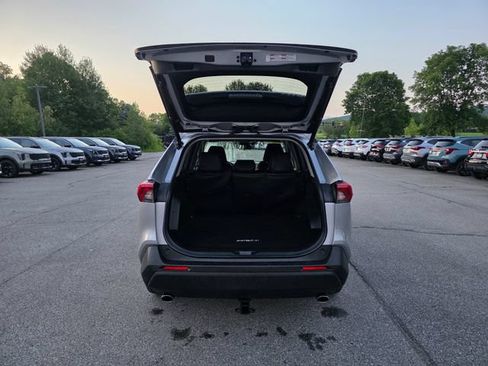 Used 2019 Toyota RAV4 XLE w/ Convenience Package AWD/4WD image 10
