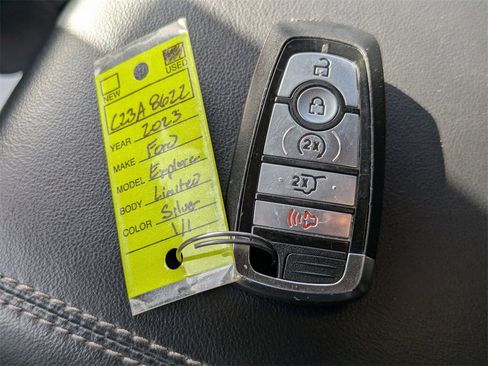 Used 2023 Ford Explorer Limited image 19