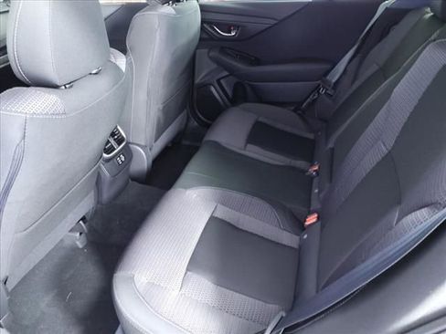 Used 2025 Subaru Outback Premium AWD/4WD image 6