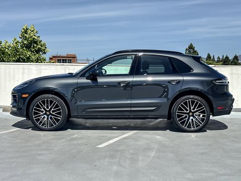 Used 2026 Porsche Macan AWD/4WD image 2