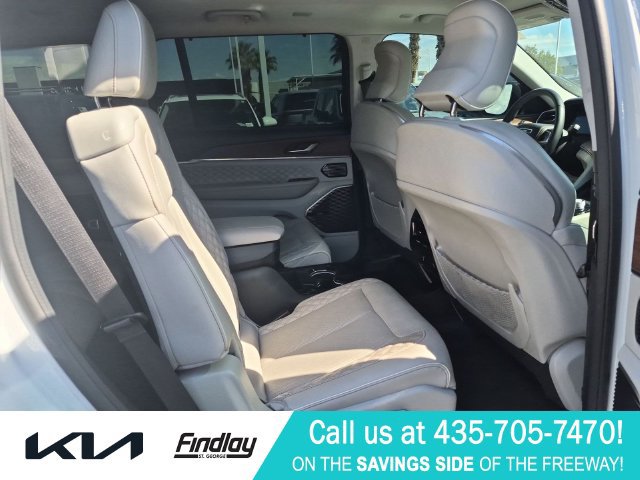 Used 2023 Jeep Grand Cherokee L Summit w/ Advanced Protech Group IV AWD/4WD image 31