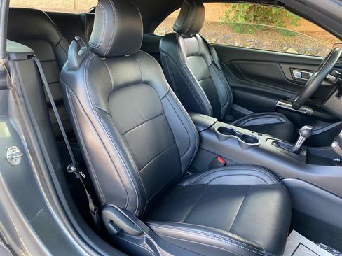 Used 2025 Ford Mustang Premium RWD image 39