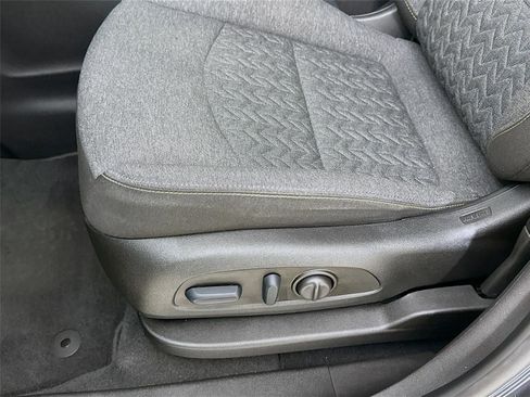 Used 2022 Chevrolet Equinox LT image 20