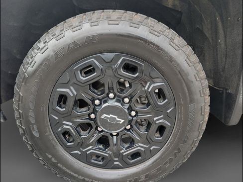 Used 2024 Chevrolet Silverado 2500 LTZ w/ LTZ Plus Package image 25