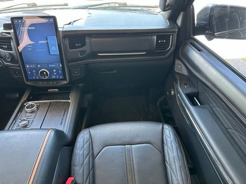 Used 2022 Ford Expedition Max Platinum AWD/4WD image 6