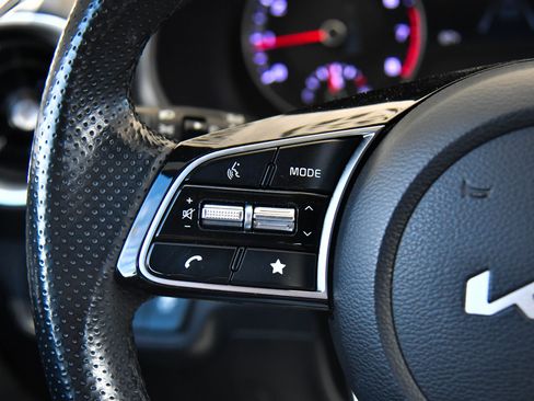 Used 2023 Kia Forte GT-Line image 33