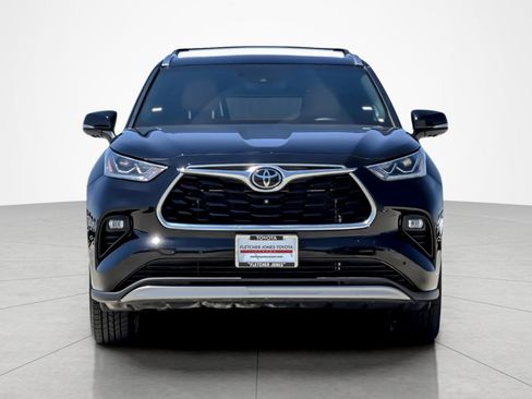 Used 2023 Toyota Highlander Platinum FWD image 8