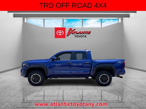 Used 2024 Toyota Tacoma TRD Off-Road AWD/4WD image 4